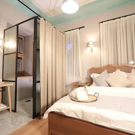 Perlacia Hotel *