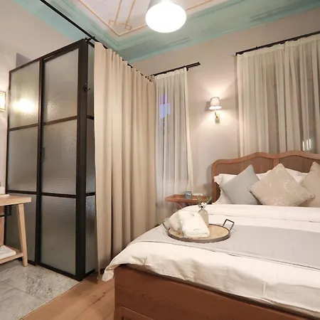 Perlacia 아다테페