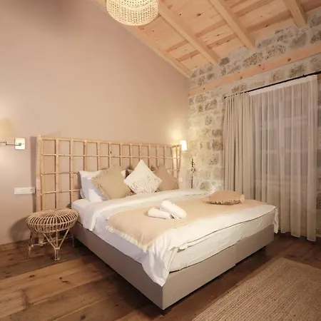 Perlacia Hotel *