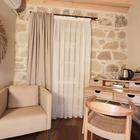 Perlacia Hotel *