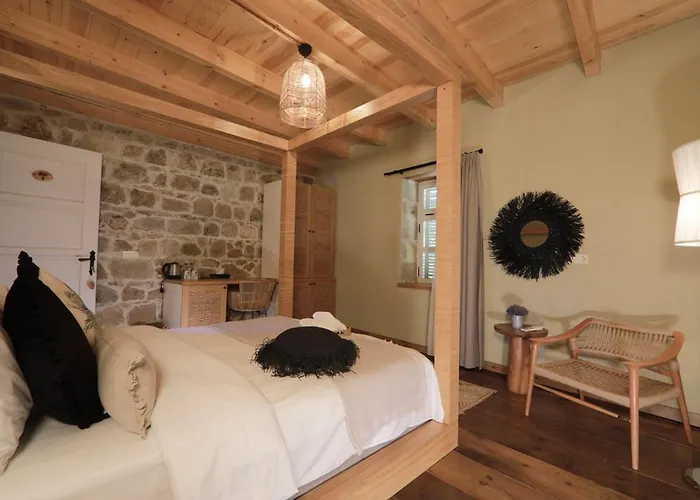 Perlacia * Adatepe (Ayvacik)